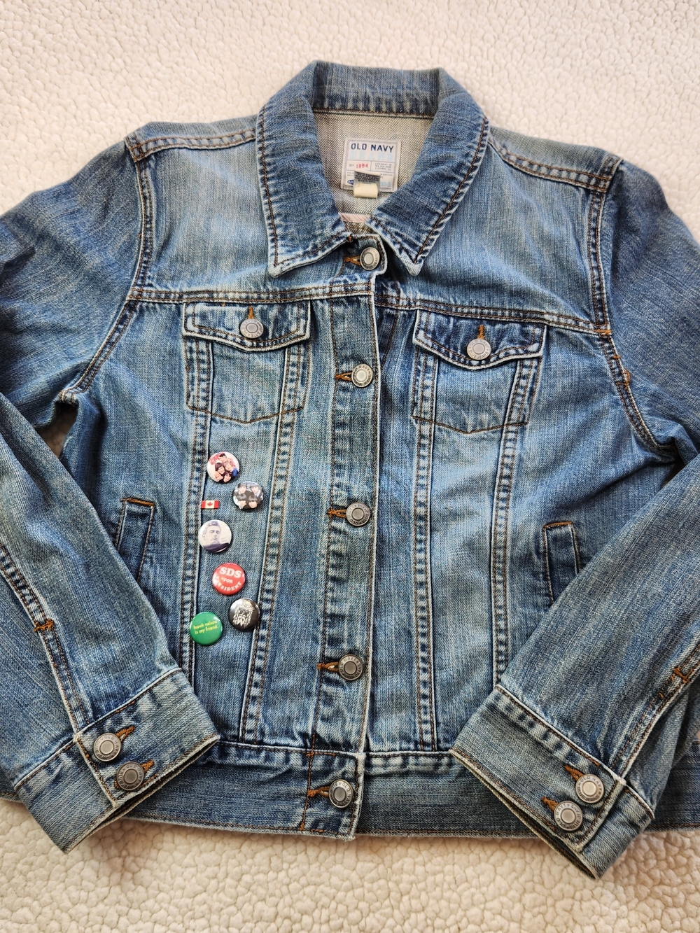 Vintage Old Navy 1994 Women's Denim Trucker Jean Jacket Size L Blue w/ Pins